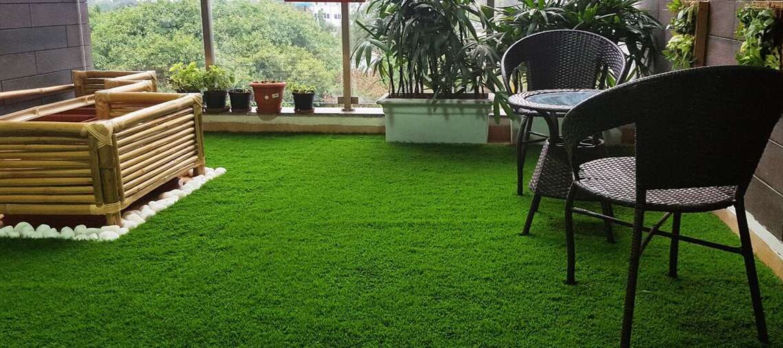 Best-Way-to-Maintain-Artificial-Grass-for-Decking-on-Your-Home